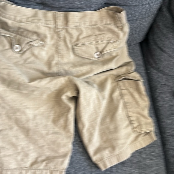 LRG size 34 khaki cargo shorts good condition - Picture 4 of 5